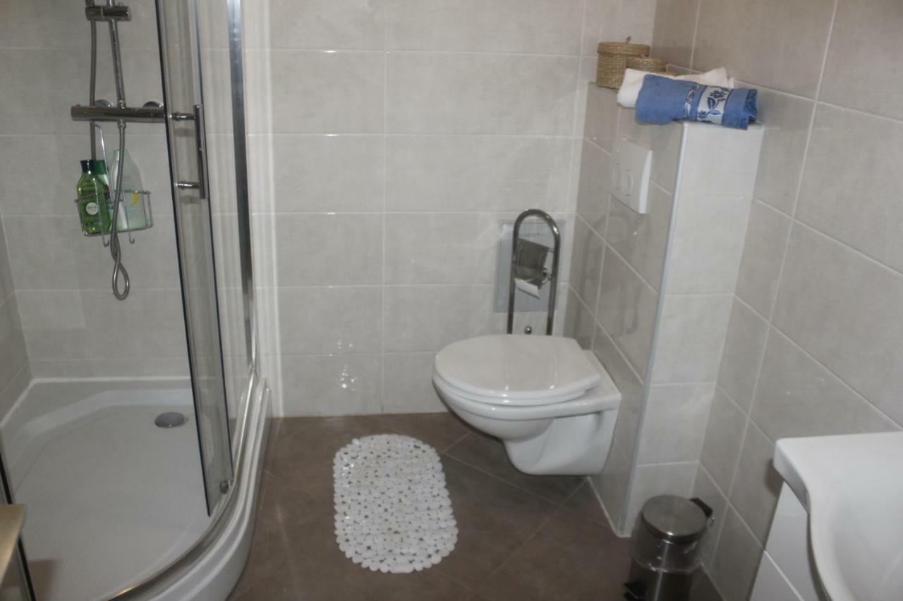 Apartman Jadranka Njivice Exterior foto
